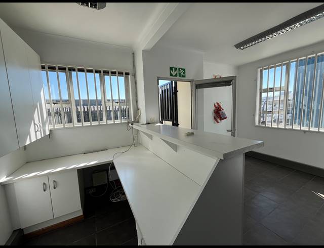 680M² WAREHOUSE TO LET IN SEBENZA